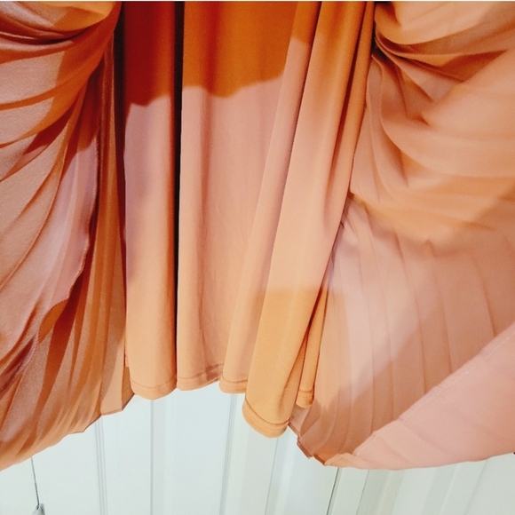 Palagram Stolen Kisses Pleated Bodice Midi Dress in Pink size LG - Picture 9 of 12